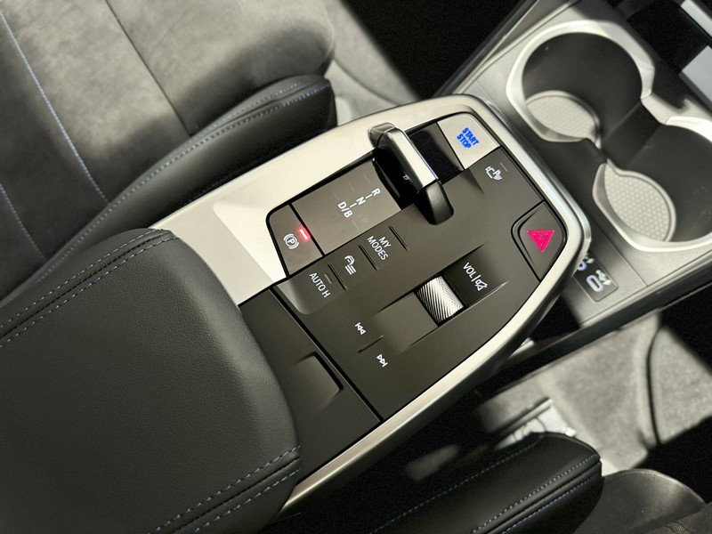  BMW iX1 xDrive30 M Sport 3192184