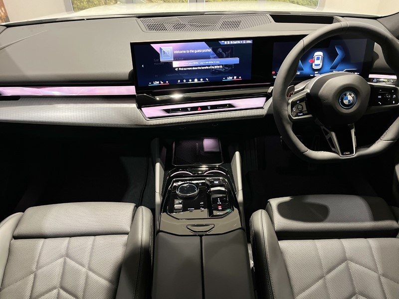  BMW i5 eDrive40 M Sport Pro Touring 3425454