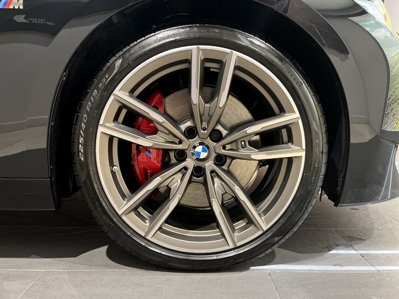  BMW 2 Series M240i xDrive Coupe 3438984