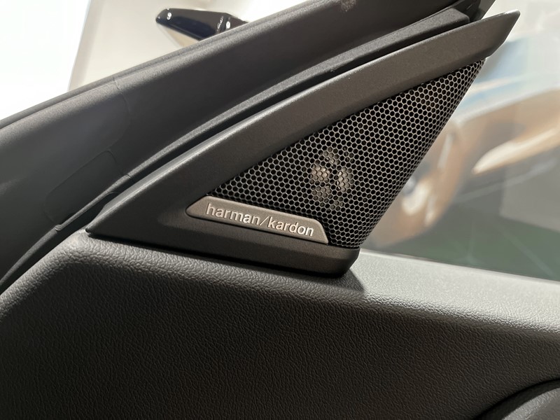  BMW 2 Series M240i xDrive Coupe 3438986