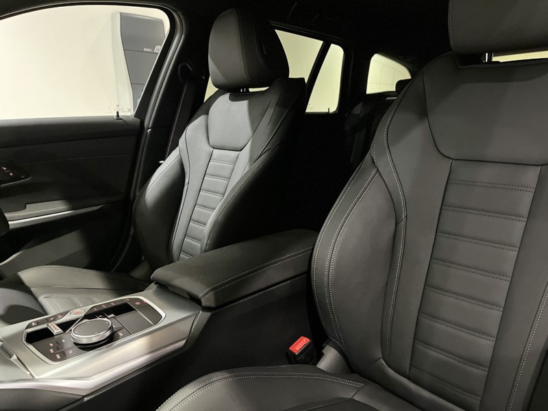  BMW 3 Series 320i M Sport Touring 3325661