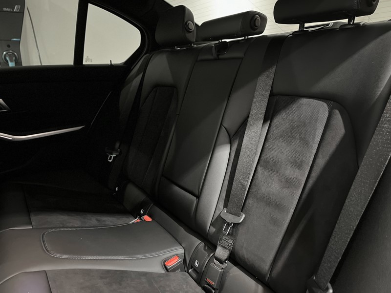  BMW 3 Series 320i M Sport Saloon 3438533