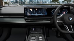 BMW 5 SERIES 520i M Sport 4dr Auto 3545253