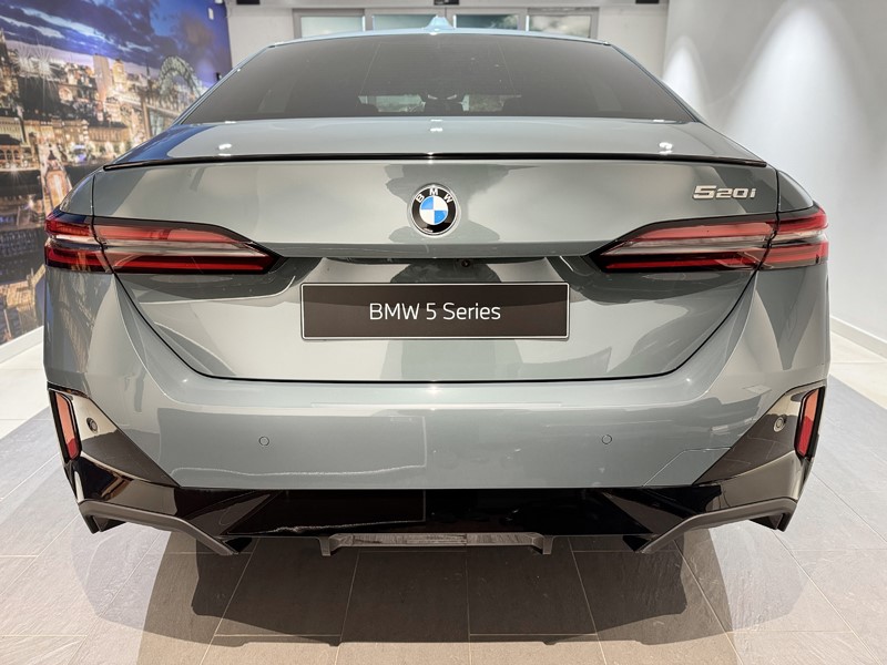 2026 (75) BMW 5 SERIES 520i M Sport Pro 4dr Auto 4931910