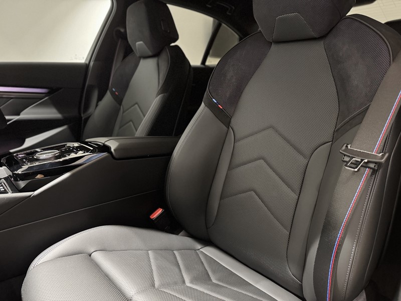 2026 (75) BMW 5 SERIES 520i M Sport Pro 4dr Auto 4931906