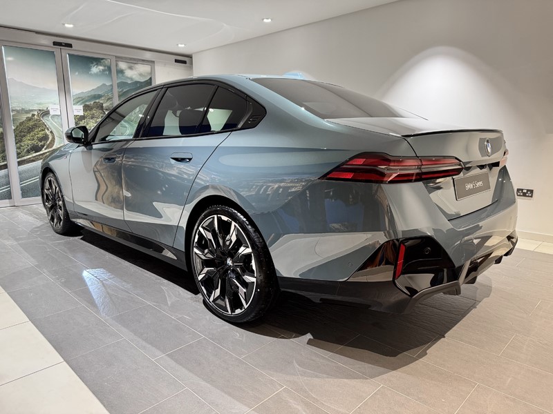  BMW 5 SERIES 520i M Sport Pro 4dr Auto