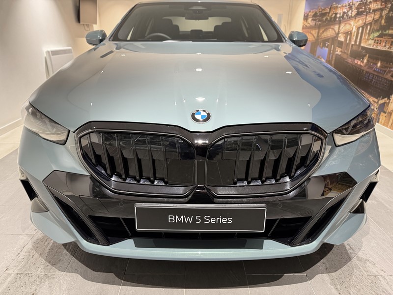 2026 (75) BMW 5 SERIES 520i M Sport Pro 4dr Auto 4931911