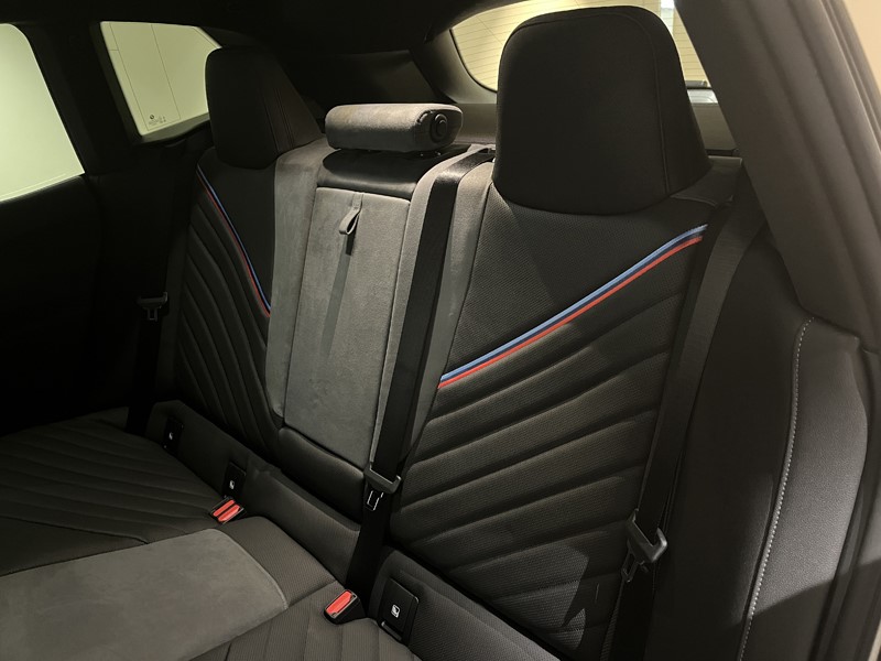 2025 (25) BMW iX 300kW xDrive45 M Sport 101kWh 5dr Auto 4246542