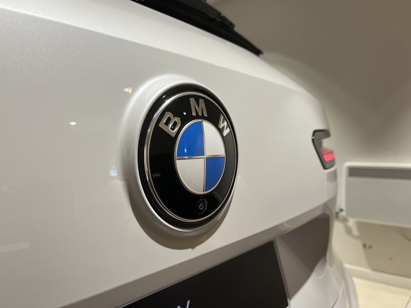 2025 (25) BMW iX 300kW xDrive45 M Sport 101kWh 5dr Auto 4246549