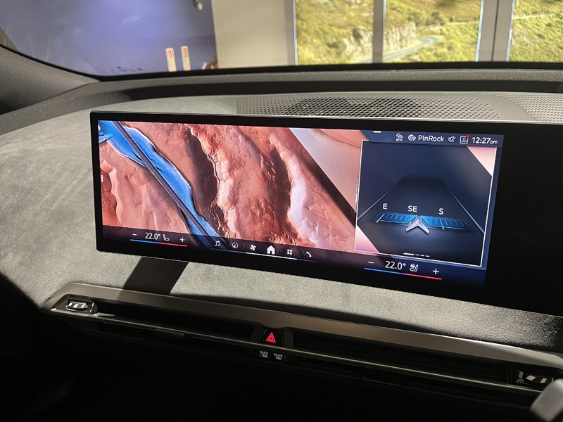 2025 (25) BMW iX 300kW xDrive45 M Sport 101kWh 5dr Auto 4246538