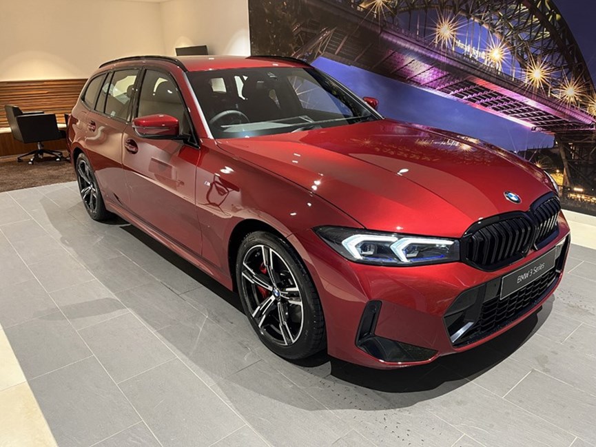 BMW 3 SERIES