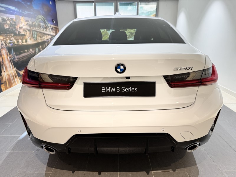  BMW 3 SERIES 320i M Sport 4dr Step Auto 5136527