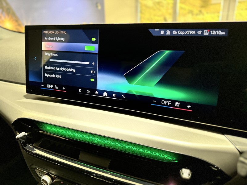  BMW 2 SERIES 220i M Sport 2dr Step Auto 5106352