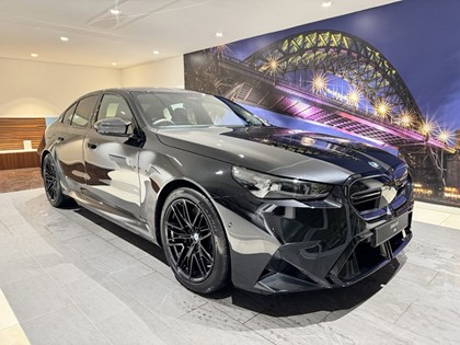 BMW M5 4dr DCT