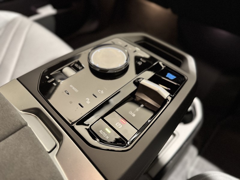  BMW iX 300kW xDrive45 M Sport 101kWh 5dr Auto 5085718