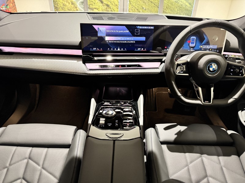  BMW 5 SERIES 530e M Sport 4dr Auto 5226914