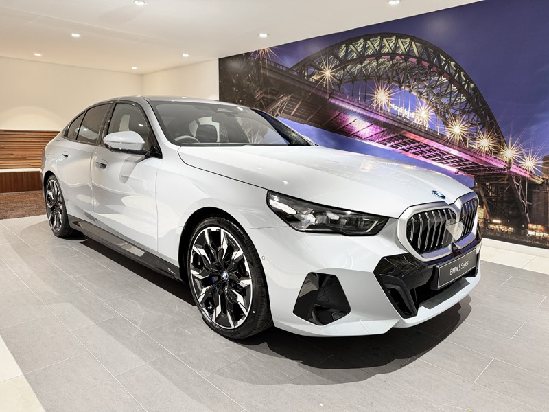  BMW 5 SERIES 530e M Sport 4dr Auto