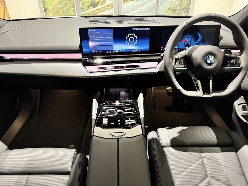  BMW 5 SERIES 530e M Sport 4dr Auto 5327534