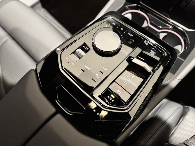  BMW 5 SERIES 530e M Sport 4dr Auto 5327539