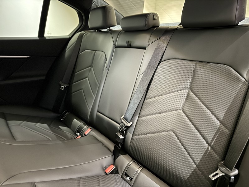  BMW 5 SERIES 530e M Sport 4dr Auto 5327541