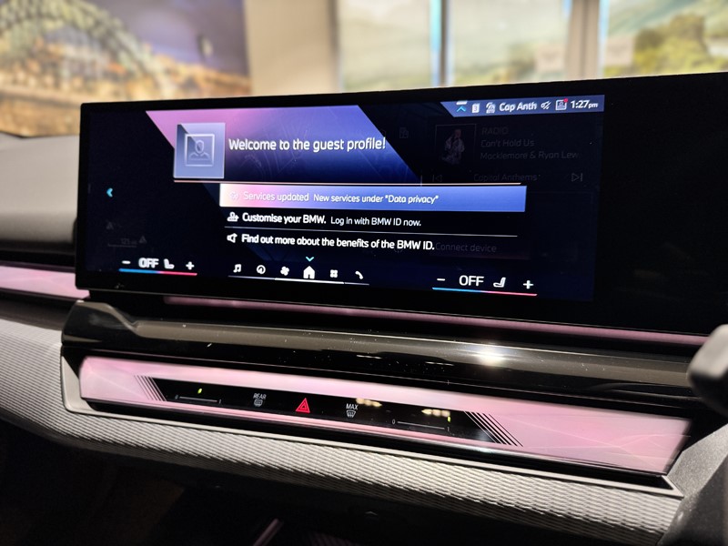  BMW 5 SERIES 530e M Sport 4dr Auto 5327537