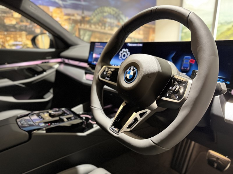  BMW 5 SERIES 530e M Sport 4dr Auto 5327535