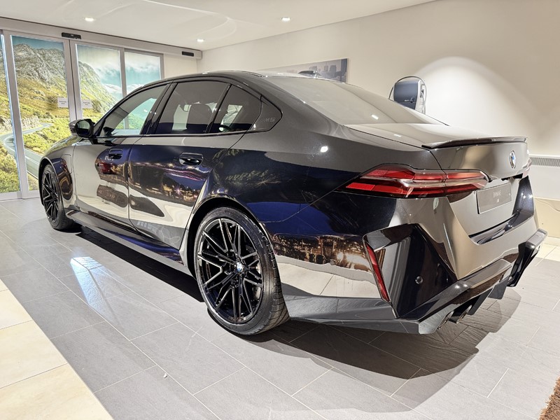  BMW M5 4dr DCT