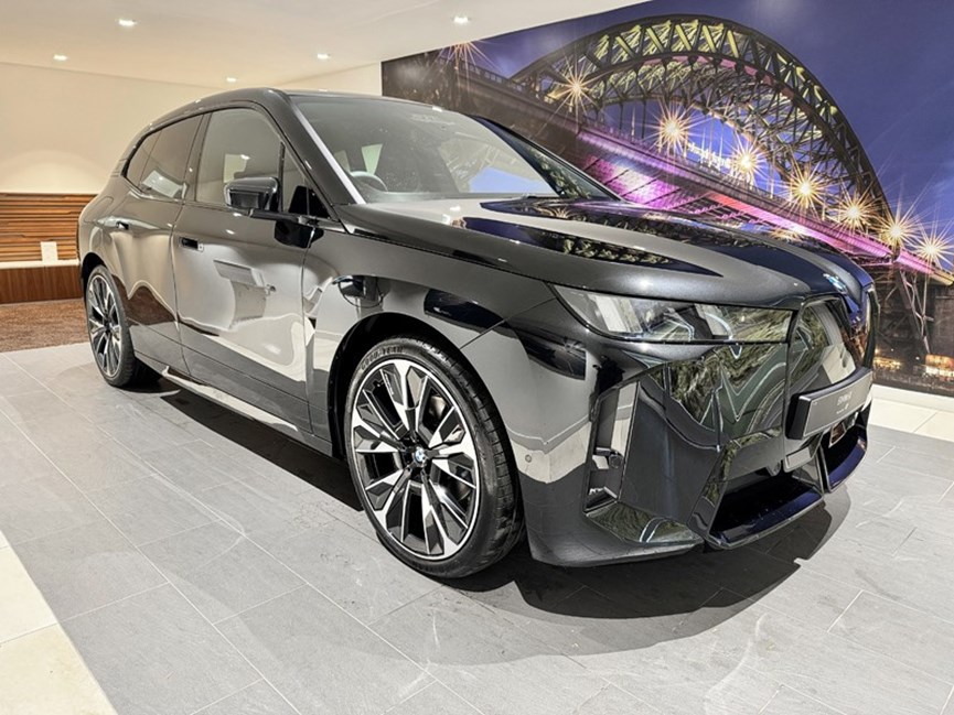 BMW iX