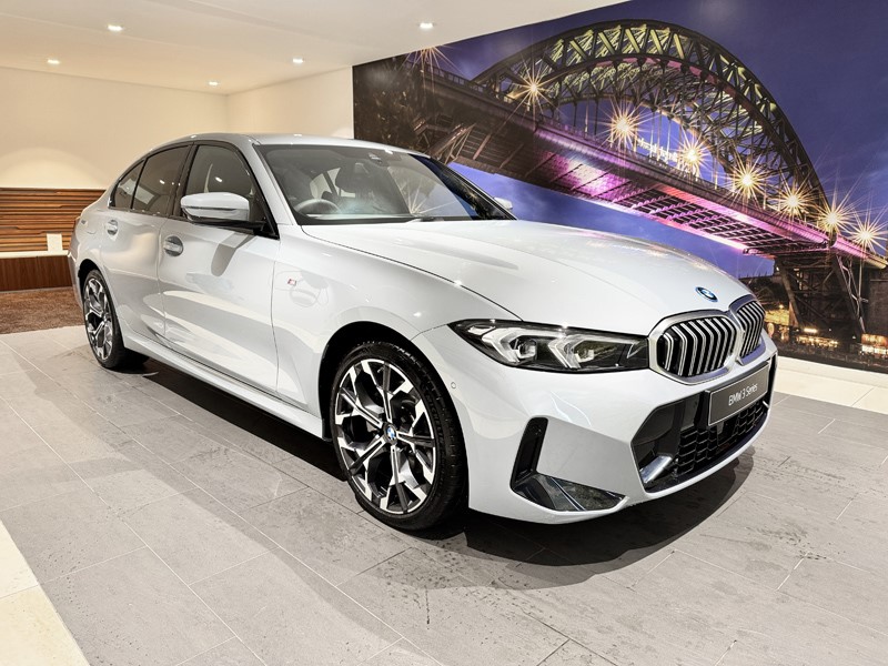  BMW 3 SERIES 330e M Sport 4dr Step Auto