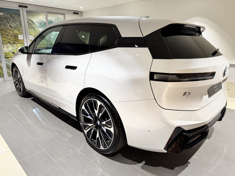  BMW iX 400kW xDrive60 M Sport 112kWh 5dr Auto [Tech/Pro]