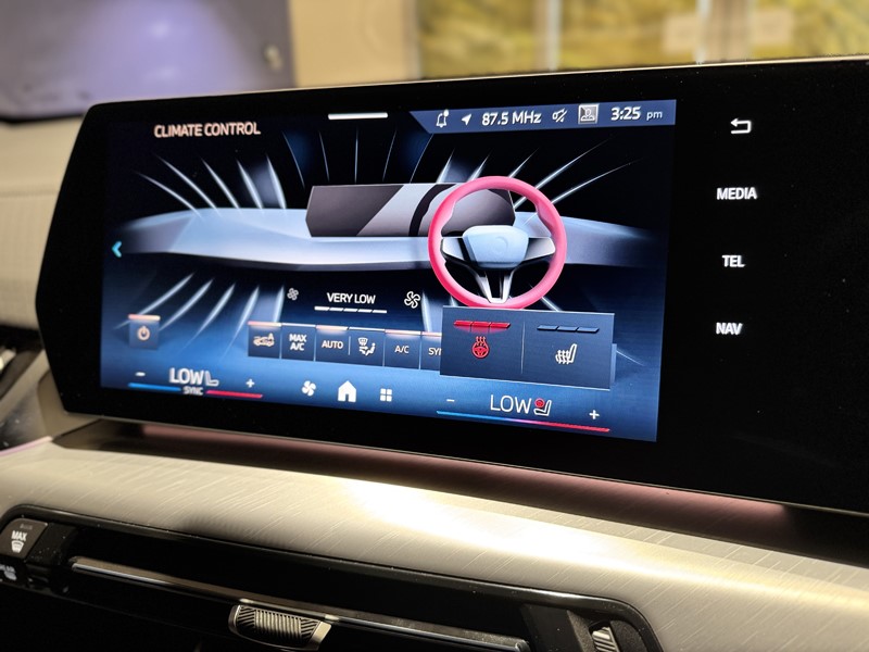  BMW iX2 150kW eDrive20 Shadow Edition 65kWh 5dr Auto 5586732
