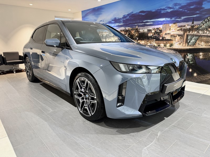 BMW iX