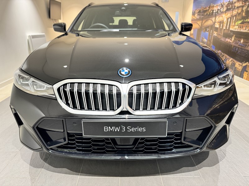  BMW 3 SERIES 330e 22.3 kWh M Sport 5dr Step Auto 5604083