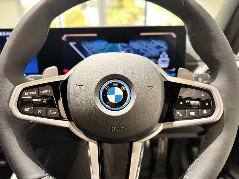  BMW 3 SERIES 330e 22.3 kWh M Sport 5dr Step Auto 5604084