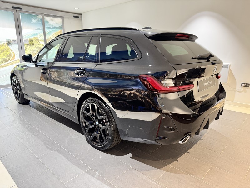  BMW 3 SERIES 330e 22.3 kWh M Sport 5dr Step Auto 5604072