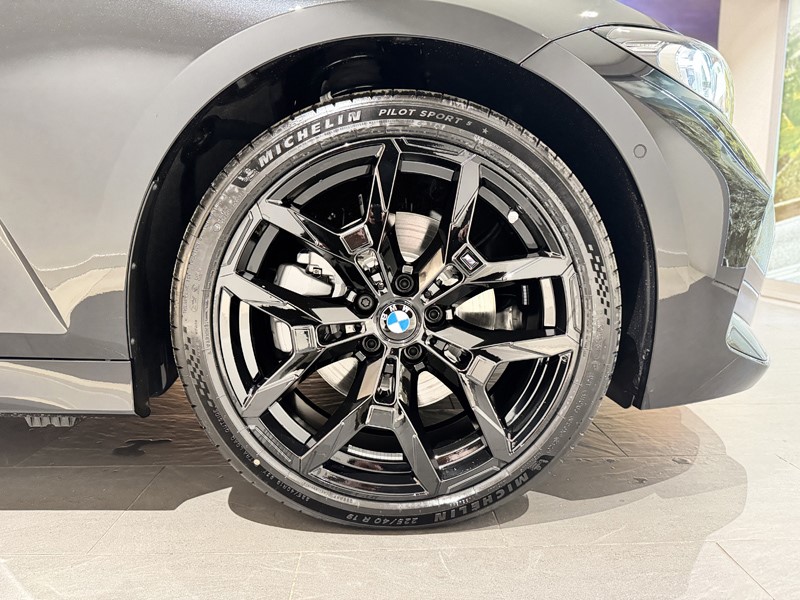  BMW 3 SERIES 330e 22.3 kWh M Sport 5dr Step Auto 5604081