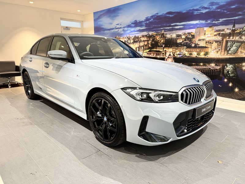 BMW 3 SERIES