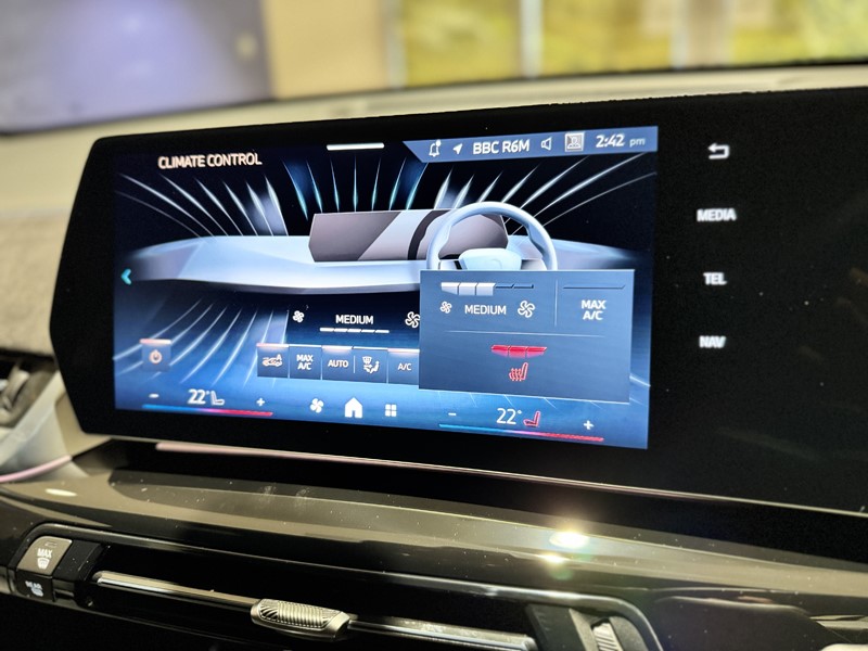  BMW iX2 150kW eDrive20 Shadow Edition 65kWh 5dr Auto 5908388