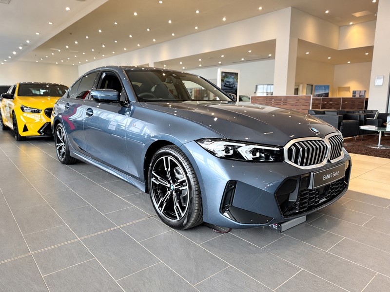BMW 3 SERIES