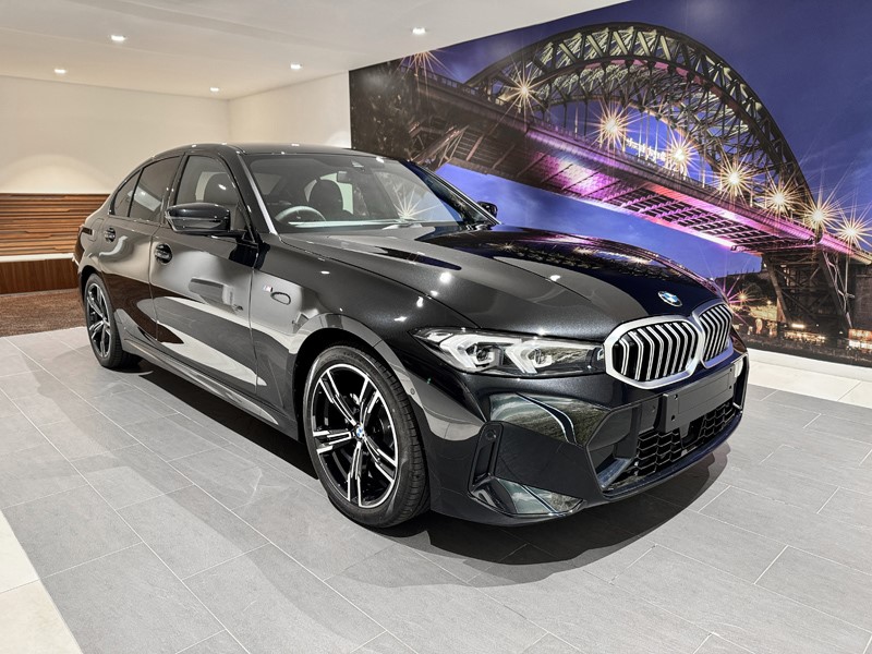 BMW 3 SERIES
