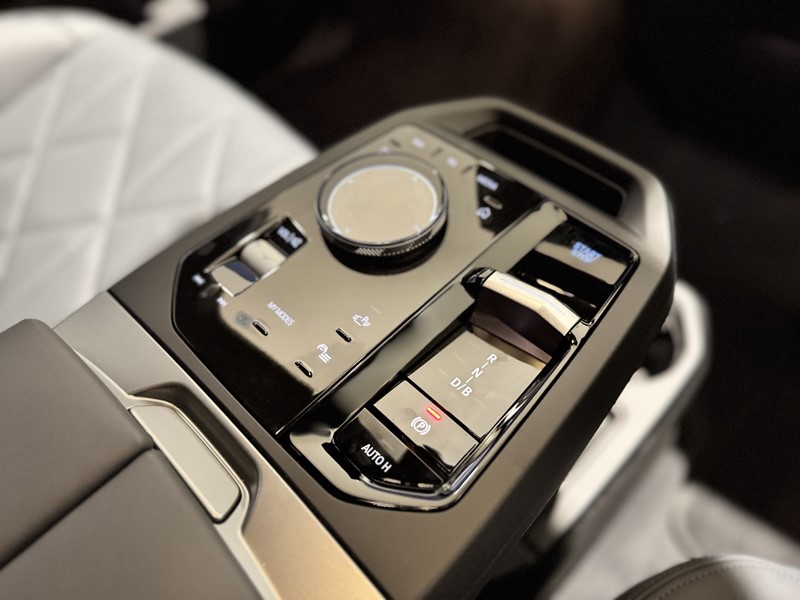  BMW iX 300kW xDrive45 M Sport 101kWh 5dr Auto [Pro Pack] 5901332