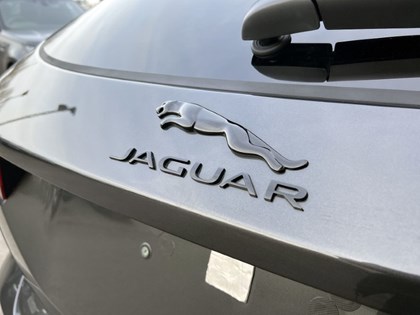  JAGUAR E-PACE 1.5 P300e R-Dynamic HSE Black 5dr Auto