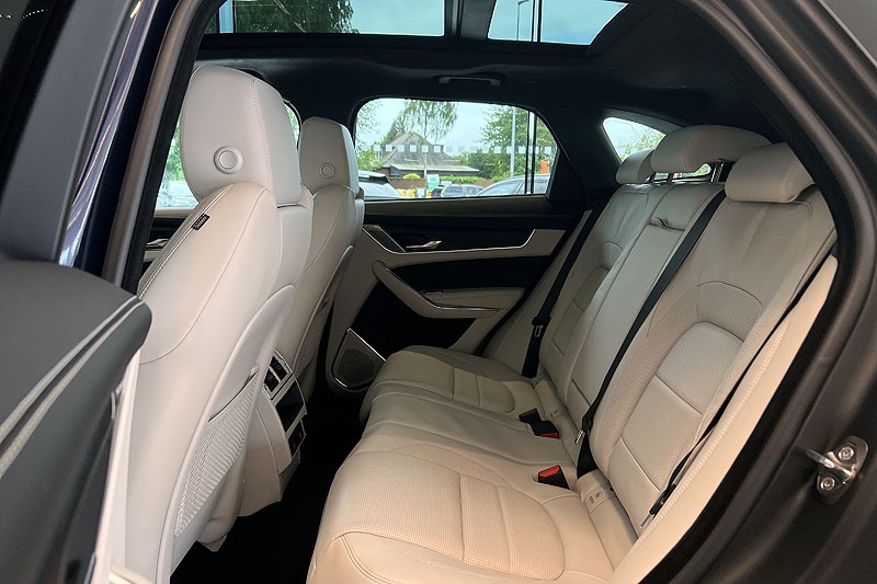  JAGUAR F-PACE 2.0 P400e R-Dynamic HSE Black 5dr Auto AWD 3185589