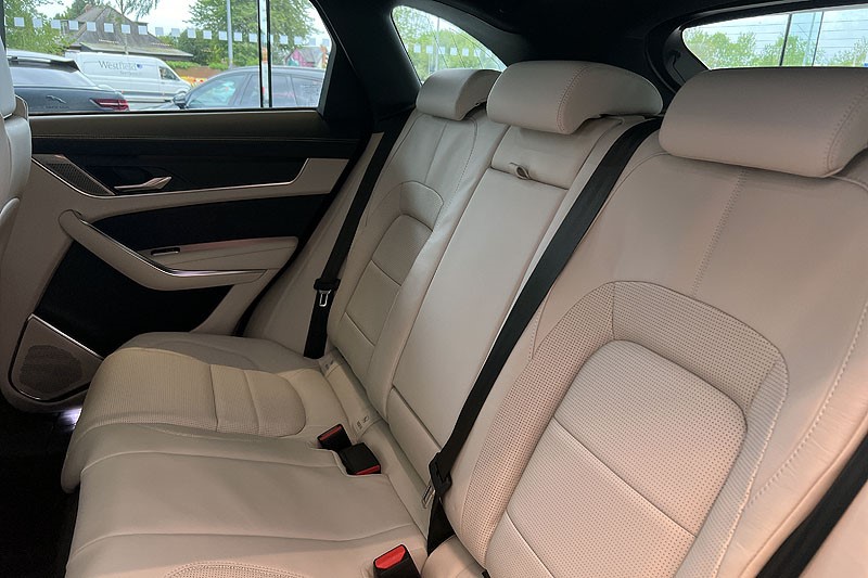  JAGUAR F-PACE 2.0 P400e R-Dynamic HSE Black 5dr Auto AWD 3185598