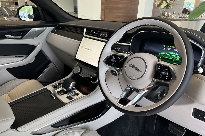  JAGUAR F-PACE 2.0 P400e R-Dynamic HSE Black 5dr Auto AWD 3185590