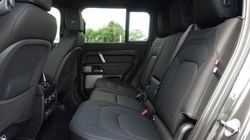 LAND ROVER DEFENDER 3.0 D300 Outbound 130 5dr Auto 3282213