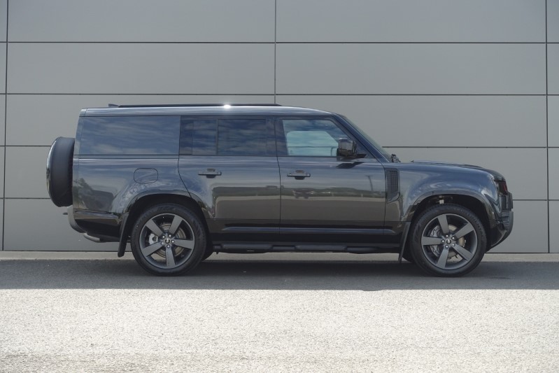  LAND ROVER DEFENDER 3.0 D300 Outbound 130 5dr Auto 3282214