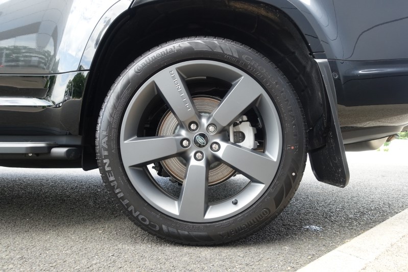  LAND ROVER DEFENDER 3.0 D300 Outbound 130 5dr Auto 3282271