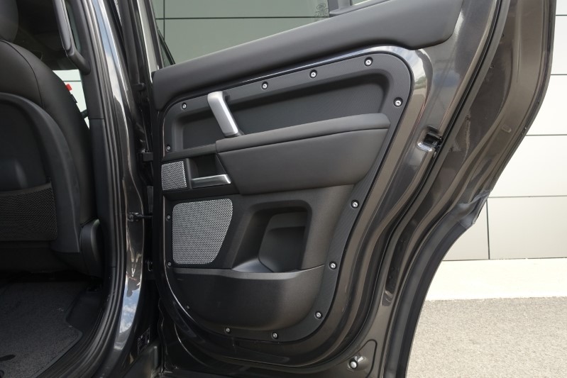  LAND ROVER DEFENDER 3.0 D300 Outbound 130 5dr Auto 3282247