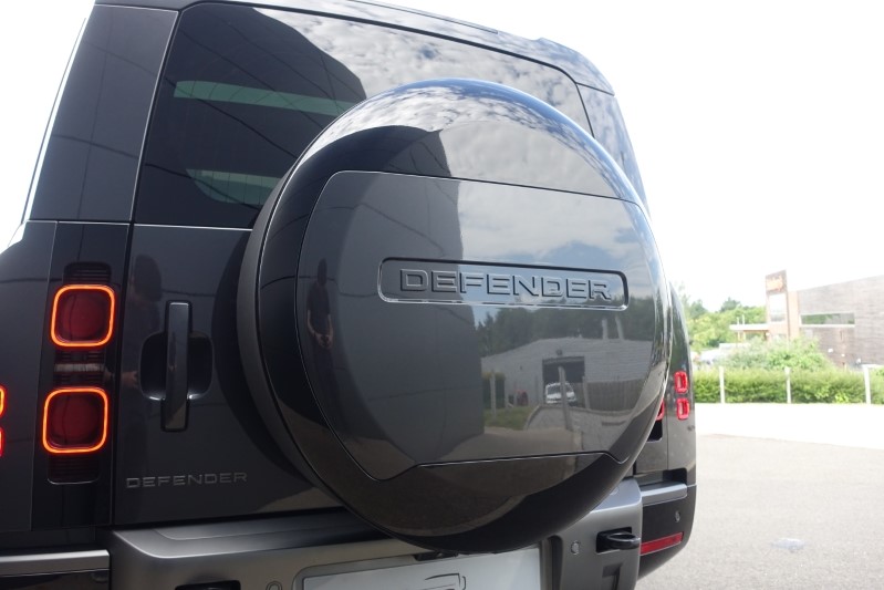  LAND ROVER DEFENDER 3.0 D300 Outbound 130 5dr Auto 3282269